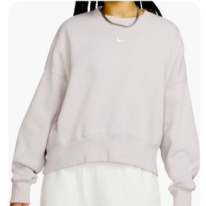 BRAND NEW Women's Over-Oversized Fleece Crew-Neck
Sweatshirt.